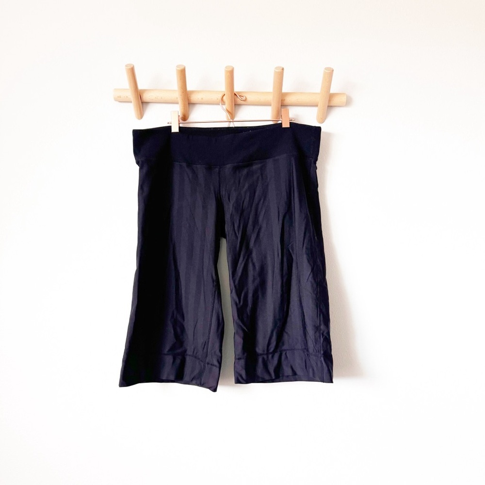 Lululemon Black Striped Clam Digger Bermuda Shorts